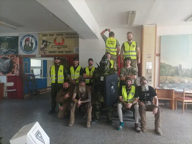 Tým CONTRACTORS ALLIANCE v CA Steel Arena